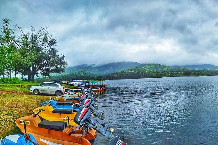 Tapola Backwaters: Maharashtra's Mini-Kashmir